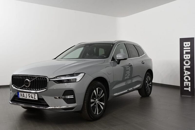 Grå Begagnad 2024 Volvo XC60 Core SUV | 499 500 kr (Bra pris) - Bild 1/4