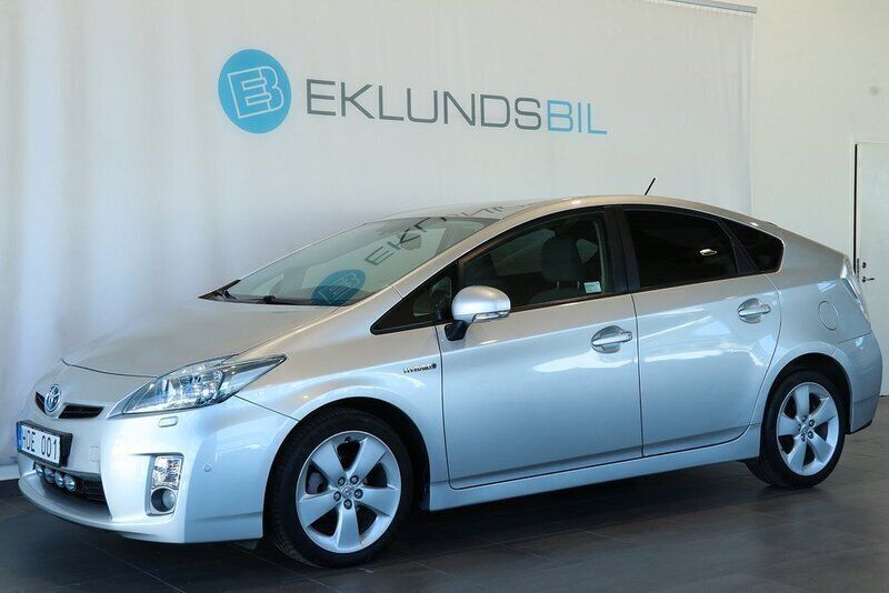 Silver Begagnad 2011 Toyota Prius Halvkombi | 119 900 kr (Marknadspris) - Bild 1/4