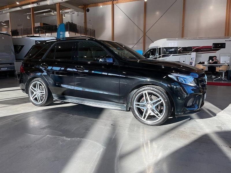 Svart Begagnad 2015 Mercedes GLE350 AMG line SUV | 329 000 kr (Marknadspris) - Bild 1/4