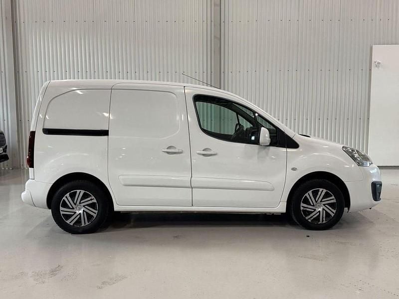 Begagnad Citroën Berlingo 100 HK (73 kW) 2016 Vit Minibuss