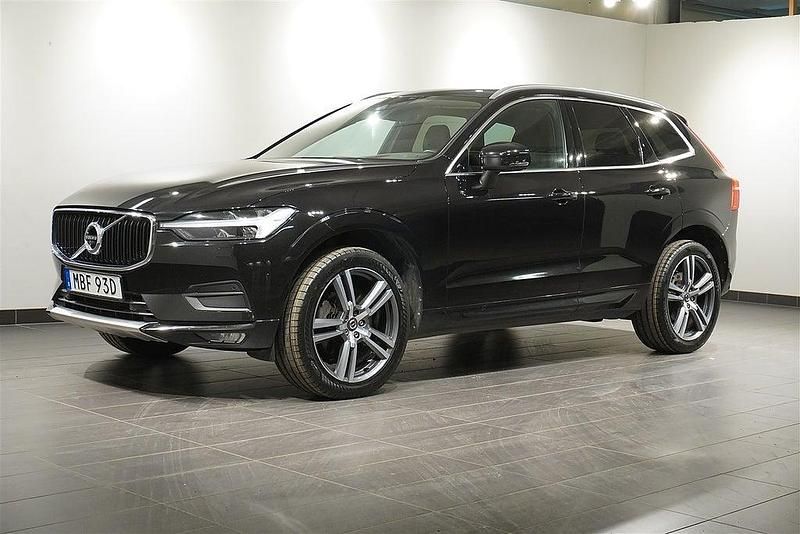 Svart Begagnad 2021 Volvo XC60 Momentum SUV | 349 800 kr (Superpris) - Bild 1/4