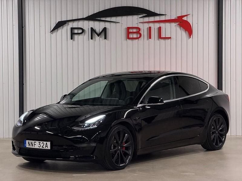 Begagnad Tesla Model 3 Performance 461 kW (627 HK) 2020 Svart Sedan