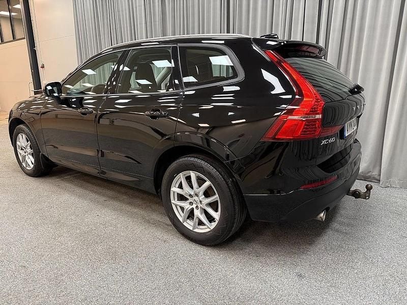Begagnad Volvo XC60 Momentum 197 HK (144 kW) 2019 Svart SUV