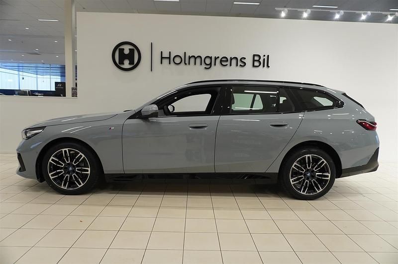 Begagnad BMW i5 Efficient Dynamics 250 kW (340 HK) 2024 Grå/silver Sedan