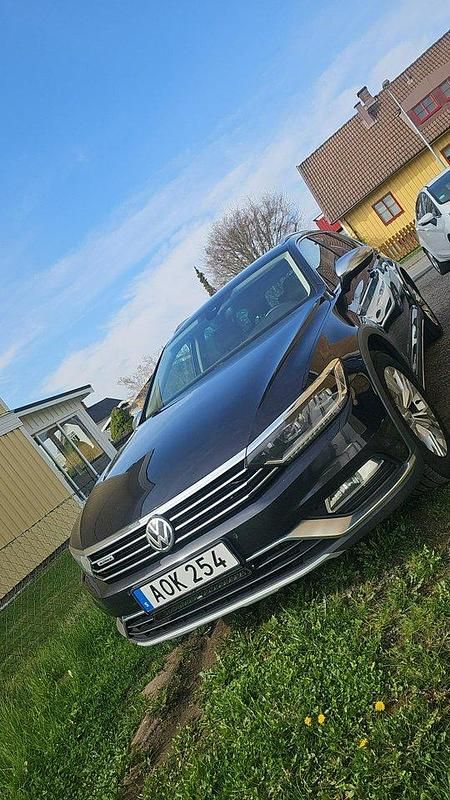 Svart Begagnad 2019 VW Passat Alltrack Kombi | 189 000 kr (Marknadspris) - Bild 1/4