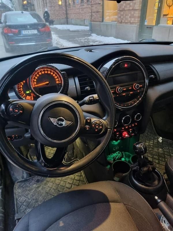 Begagnad Mini Cooper D 116 HK (85 kW) 2015 Halvkombi