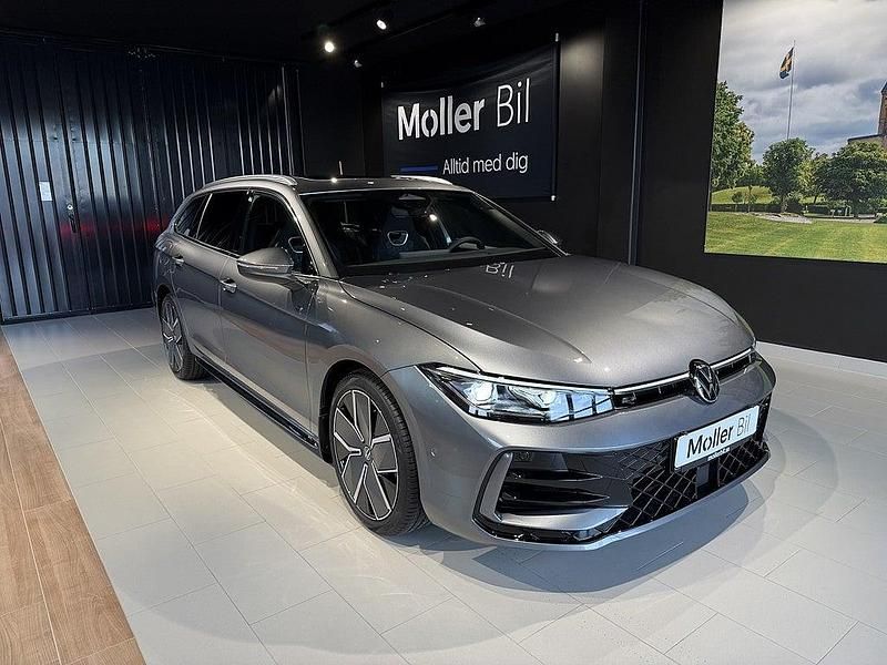 Grå Ny 2026 VW Passat | 544 900 kr (Marknadspris) - Bild 1/4