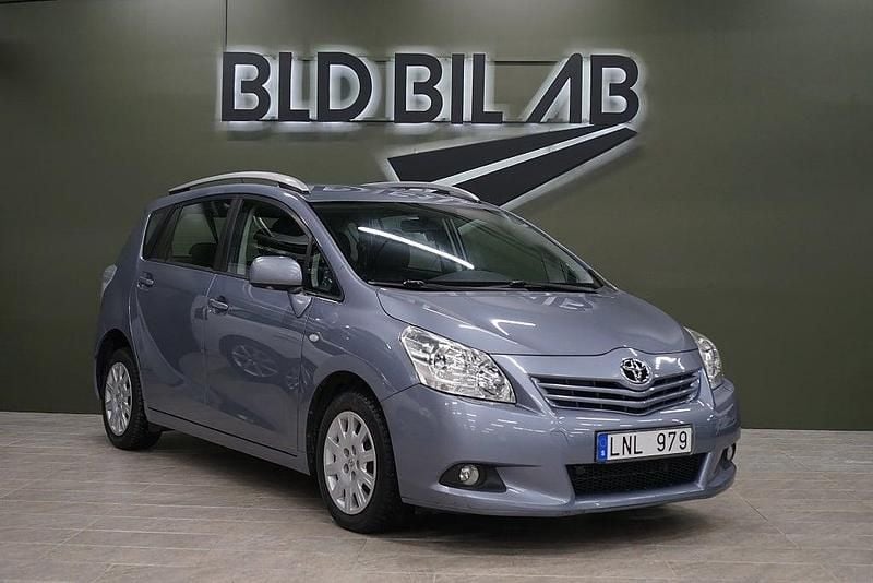 Blå Begagnad 2009 Toyota Verso Minibuss | 79 900 kr (Lite dyr) - Bild 1/4