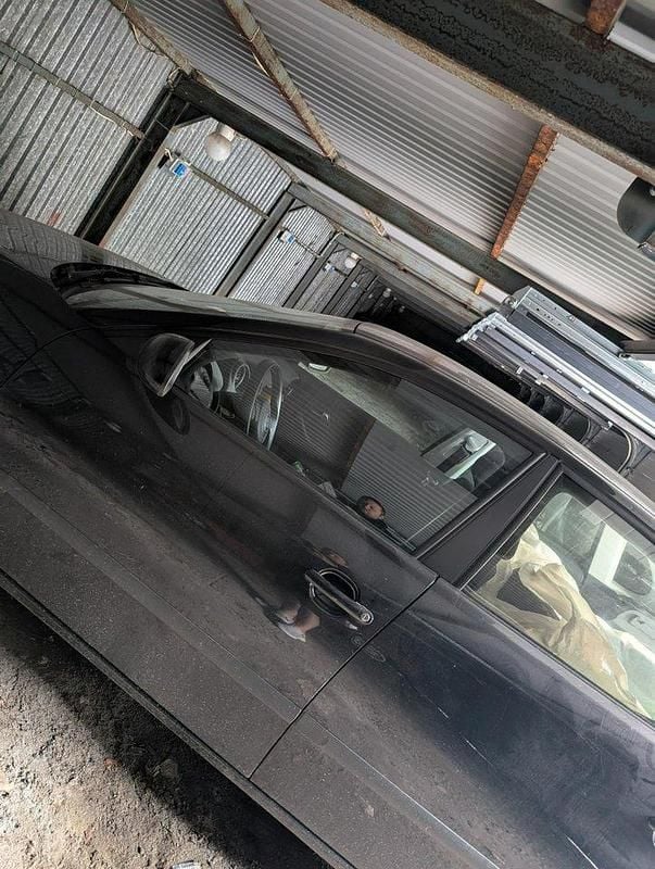Svart Begagnad 2008 Seat Ibiza Halvkombi | 8 000 kr (Superpris) - Bild 1/4