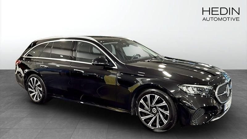 Begagnad Mercedes E300 Avantgarde 204 HK (150 kW) 2024 Svart Kombi