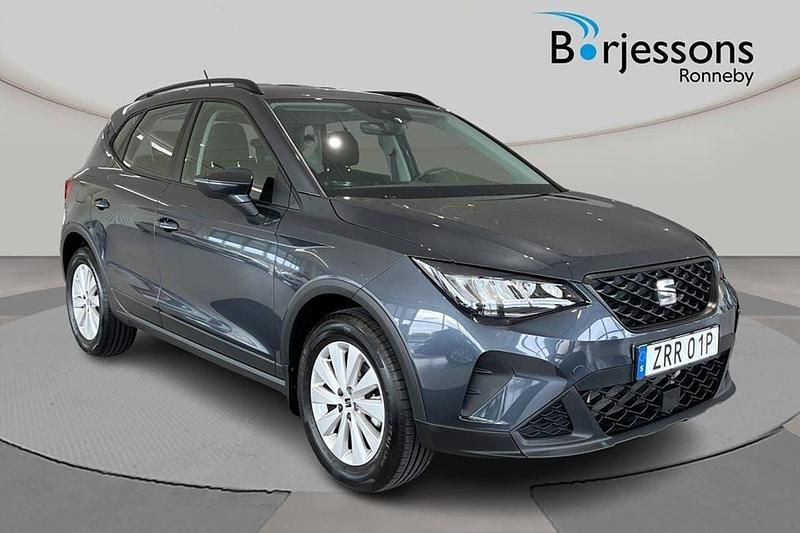 Grå Begagnad 2024 Seat Arona Style SUV | 219 000 kr (Marknadspris) - Bild 1/4