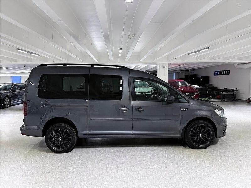 Begagnad VW Caddy Maxi Life Life 150 HK (110 kW) 2019 Mörkgrå Minibuss