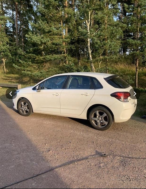 Begagnad 2015 Citroën C4 Halvkombi | 104 000 kr (Lite dyr) - Bild 1/4