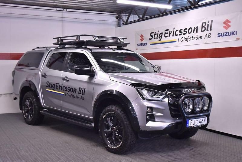 Grå Begagnad 2024 Isuzu D-Max Pickup | 782 500 kr (Lite dyr) - Bild 1/4