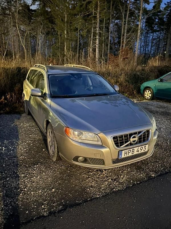 Begagnad 2012 Volvo V70 Kombi | 50 000 kr (Bra pris) - Bild 1/4