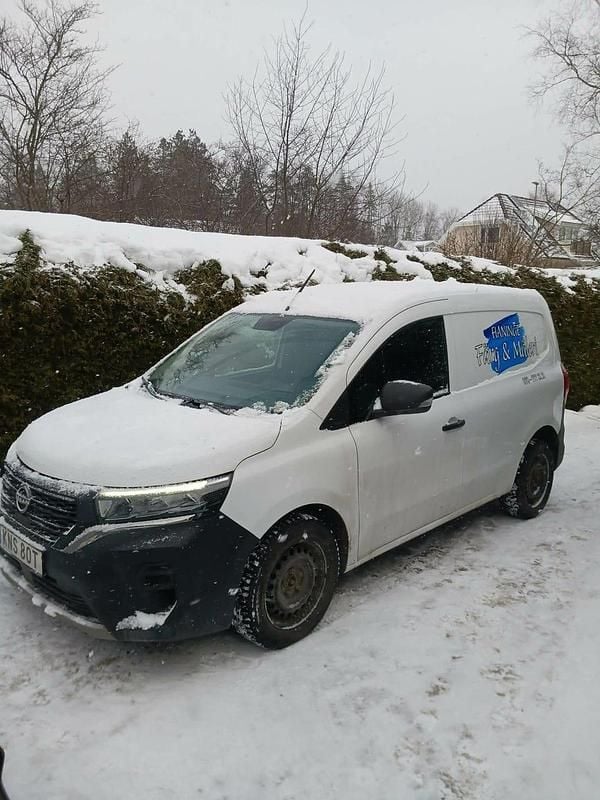 Vit Begagnad 2023 Nissan Townstar | 158 000 kr (Superpris) - Bild 1/4