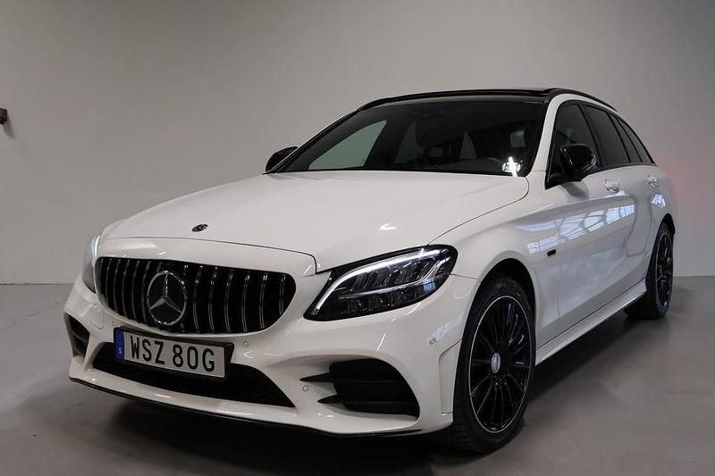 Begagnad Mercedes C300 AMG 320 HK (235 kW) 2021 Vit