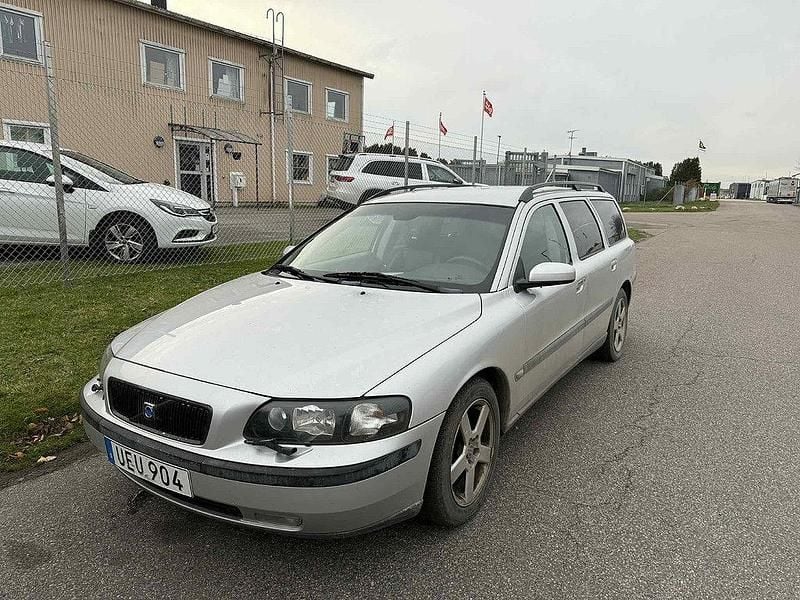 Ljusgrå Begagnad 2003 Volvo V70 Business Edition Kombi | 4 999 kr (Superpris) - Bild 1/4