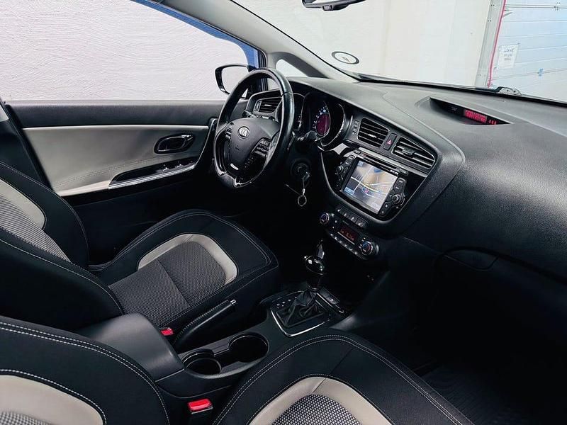 Begagnad Kia Ceed Sportswagon Comfort 128 HK (94 kW) 2014 Grå Kombi