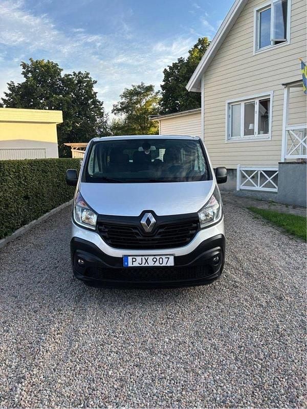 Silver Begagnad 2017 Renault Trafic Van | 165 000 kr (Dyr) - Bild 1/4