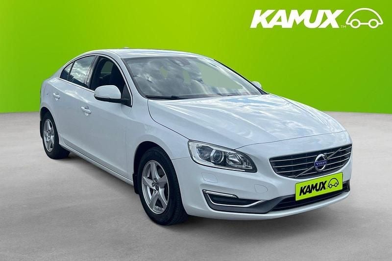 Vit Begagnad 2015 Volvo S60 Momentum Sedan | 114 700 kr (Marknadspris) - Bild 1/4