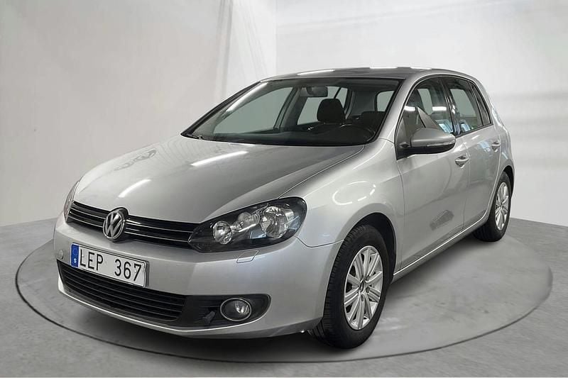 Silver Begagnad 2011 VW Golf VI | 69 000 kr (Marknadspris) - Bild 1/4