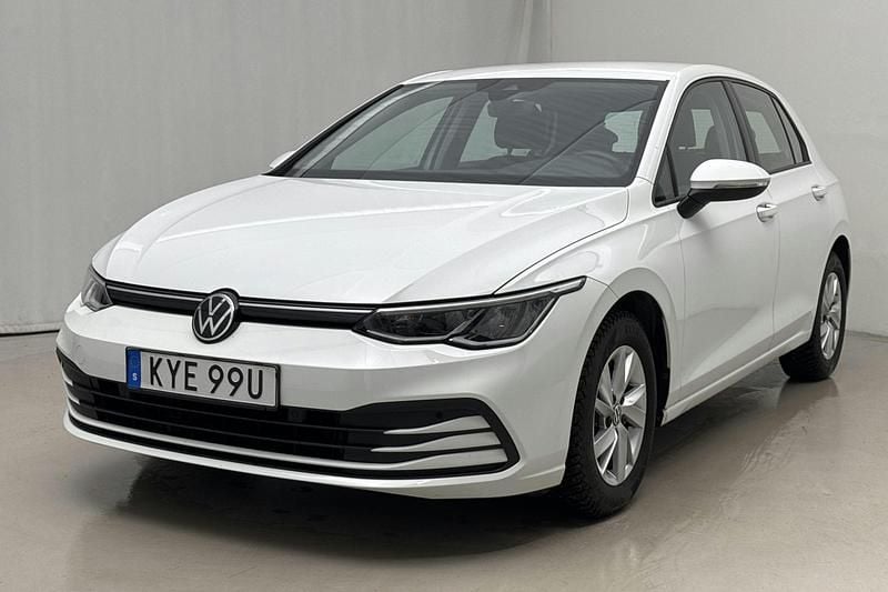 Vit Begagnad 2023 VW Golf VIII | 189 000 kr (Bra pris) - Bild 1/4