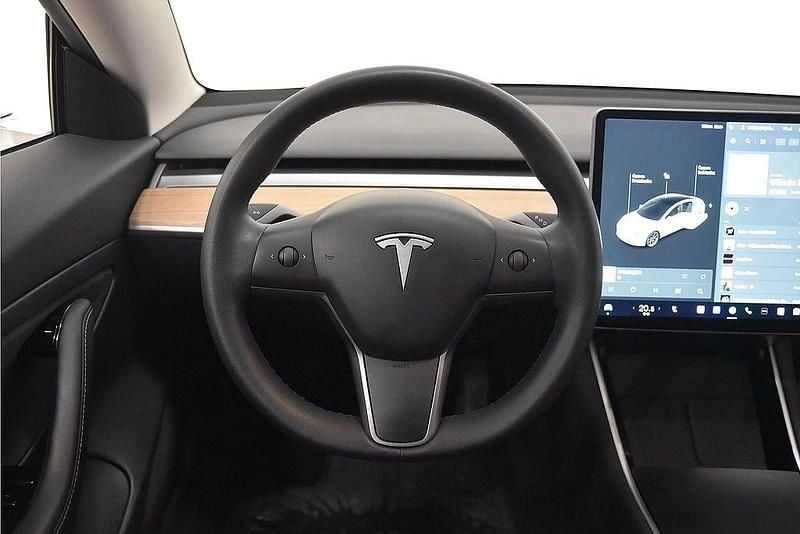 Begagnad Tesla Model 3 Standard Range Plus 239 kW (325 HK) 2020 Vit Sedan