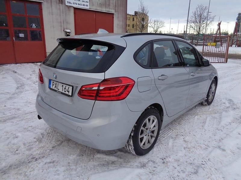 Begagnad BMW 218 Active Tourer Advantage 136 HK (100 kW) 2016 Silver Minibuss