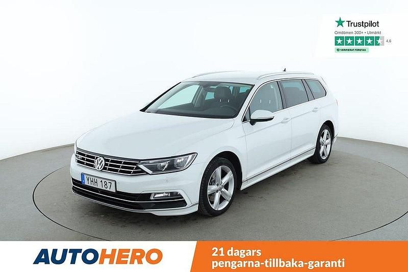 Vit Begagnad 2016 VW Passat R-line Kombi | 156 000 kr (Marknadspris) - Bild 1/4