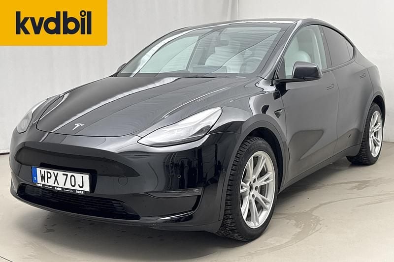 Begagnad Tesla Model Y Long Range AWD 378 kW (514 HK) 2021 Svart SUV