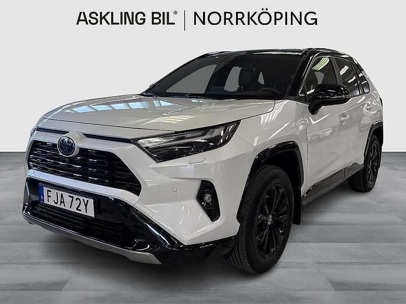 Vit Begagnad 2024 Toyota RAV4 Hybrid Style SUV | 488 900 kr (Lite dyr) - Bild 1/4