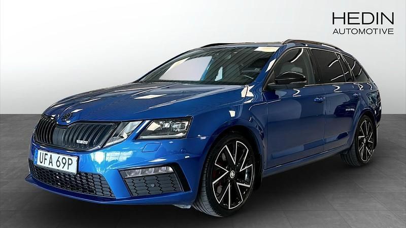 Blå (blue) Begagnad 2019 Skoda Octavia Kombi | 219 900 kr (Lite dyr) - Bild 1/4
