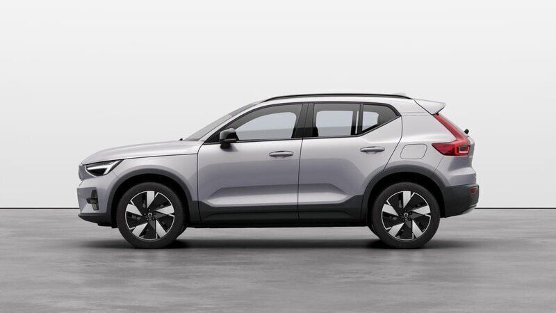 Silver Ny 2025 Volvo EX40 Performance SUV | 609 000 kr - Bild 1/4
