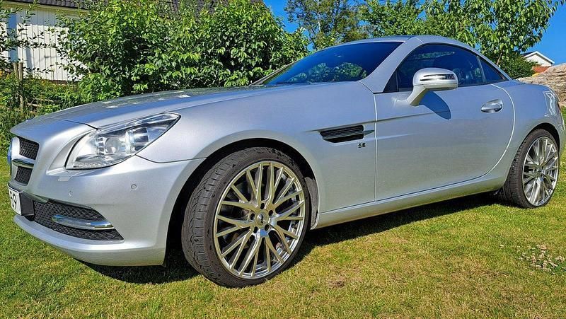 Silver Begagnad 2015 Mercedes SLK200 Cab | 265 000 kr (Lite dyr) - Bild 1/4