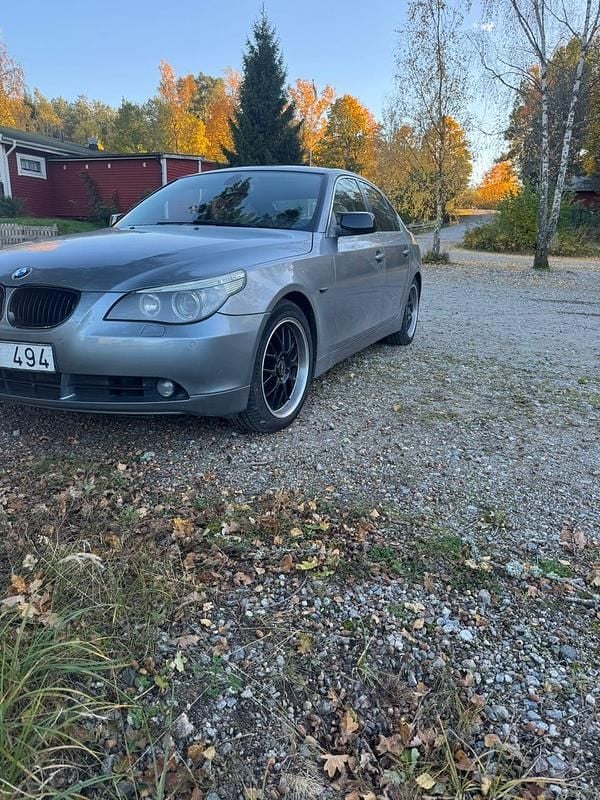 Begagnad 2006 BMW 525 Sedan | 45 000 kr (Marknadspris) - Bild 1/4