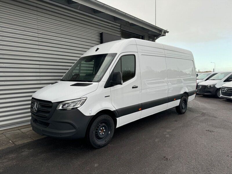 Vit (arktisk vit) Ny 2025 Mercedes E-Sprinter Van | 973 750 kr (Dyr) - Bild 1/4