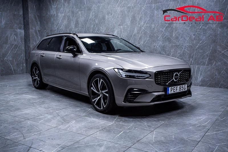 Grå Begagnad 2021 Volvo V90 R-Design Kombi | 378 800 kr (Marknadspris) - Bild 1/4
