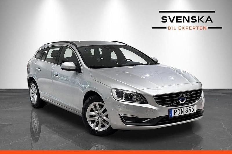 Silver Begagnad 2016 Volvo V60 Business Edition Kombi | 204 900 kr (Marknadspris) - Bild 1/4