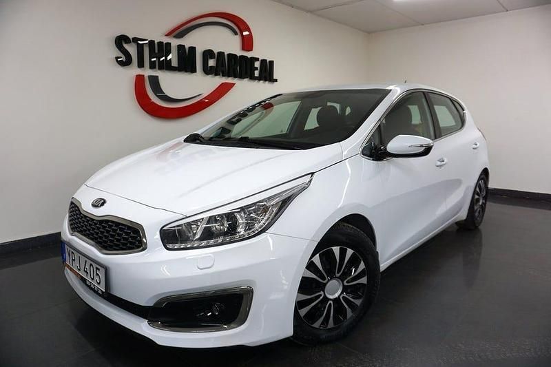 Begagnad Kia Ceed 136 HK (100 kW) 2017 Vit Halvkombi