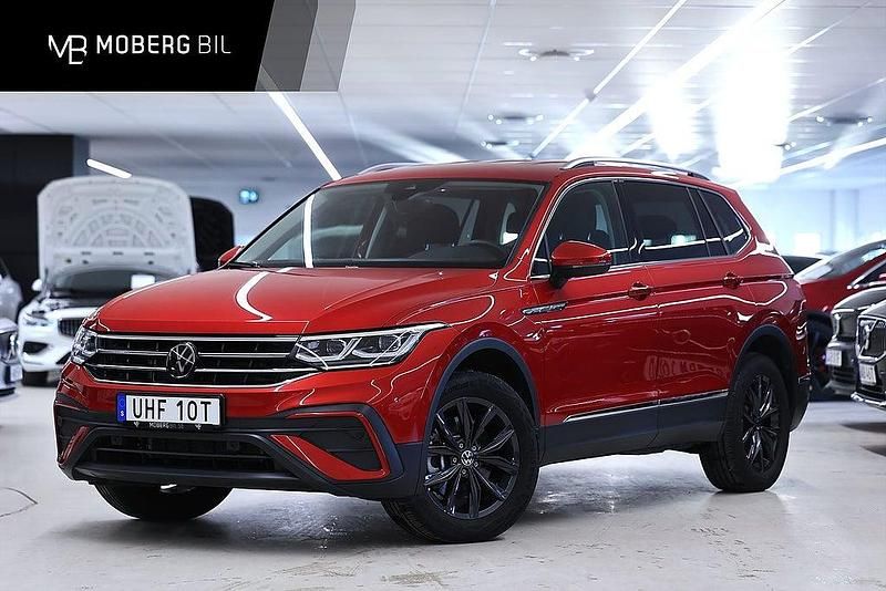 Röd Begagnad 2024 VW Tiguan Allspace SUV | 399 900 kr (Superpris) - Bild 1/3