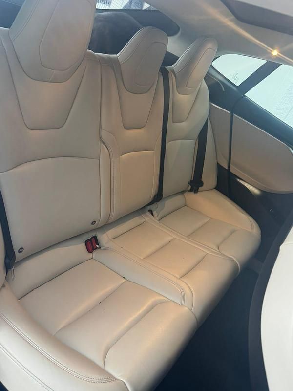 Begagnad Tesla Model S 386 kW (525 HK) 2018 Halvkombi