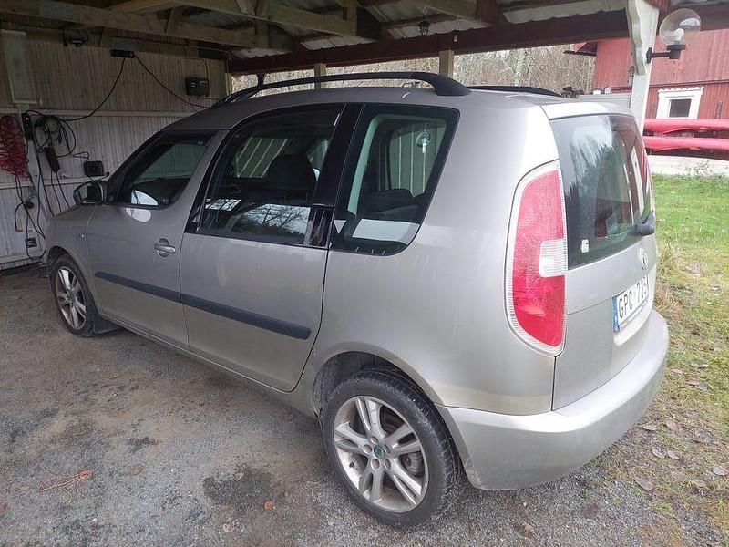 Begagnad Skoda Roomster 105 HK (77 kW) 2007 Minibuss
