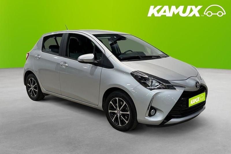 Begagnad Toyota Yaris 112 HK (82 kW) 2018 Silver/grå Halvkombi