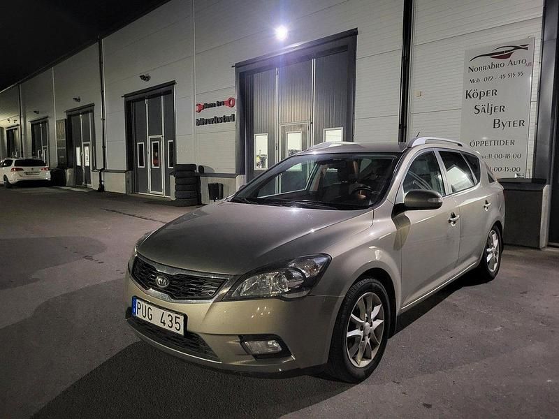 Silver Begagnad 2010 Kia Ceed Sportswagon 4 Kombi | 43 900 kr (Marknadspris) - Bild 1/4