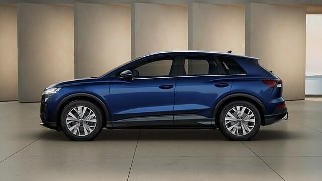 Navarrablå metallic Begagnad 2023 Audi Q4 e-tron Proline SUV | 449 000 kr (Marknadspris) - Bild 1/4