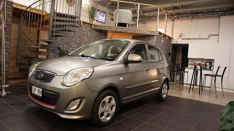Grå Begagnad 2010 Kia Picanto EX Halvkombi | 34 900 kr (Dyr) - Bild 1/4