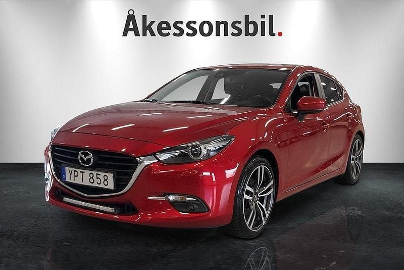 Röd Begagnad 2017 Mazda 3 Vision Kombi | 129 000 kr (Bra pris) - Bild 1/4