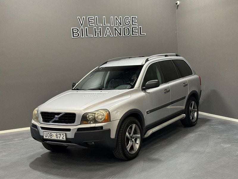 Ljusgrå Begagnad 2003 Volvo XC90 Standard SUV | 29 900 kr (Marknadspris) - Bild 1/4