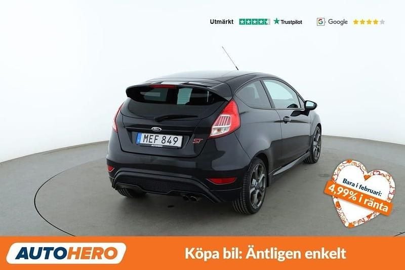 Begagnad Ford Fiesta ST 184 HK (135 kW) 2015 Svart Halvkombi